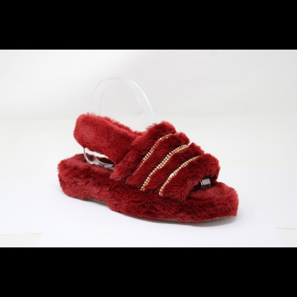 💗LAST PAIR SIZE 6 FLUFFY SLIPPERS ❤️ - Picture 3 of 3